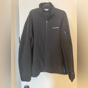 Columbia Black Omni shield Softshell Jacket with Blue Zipper Accents